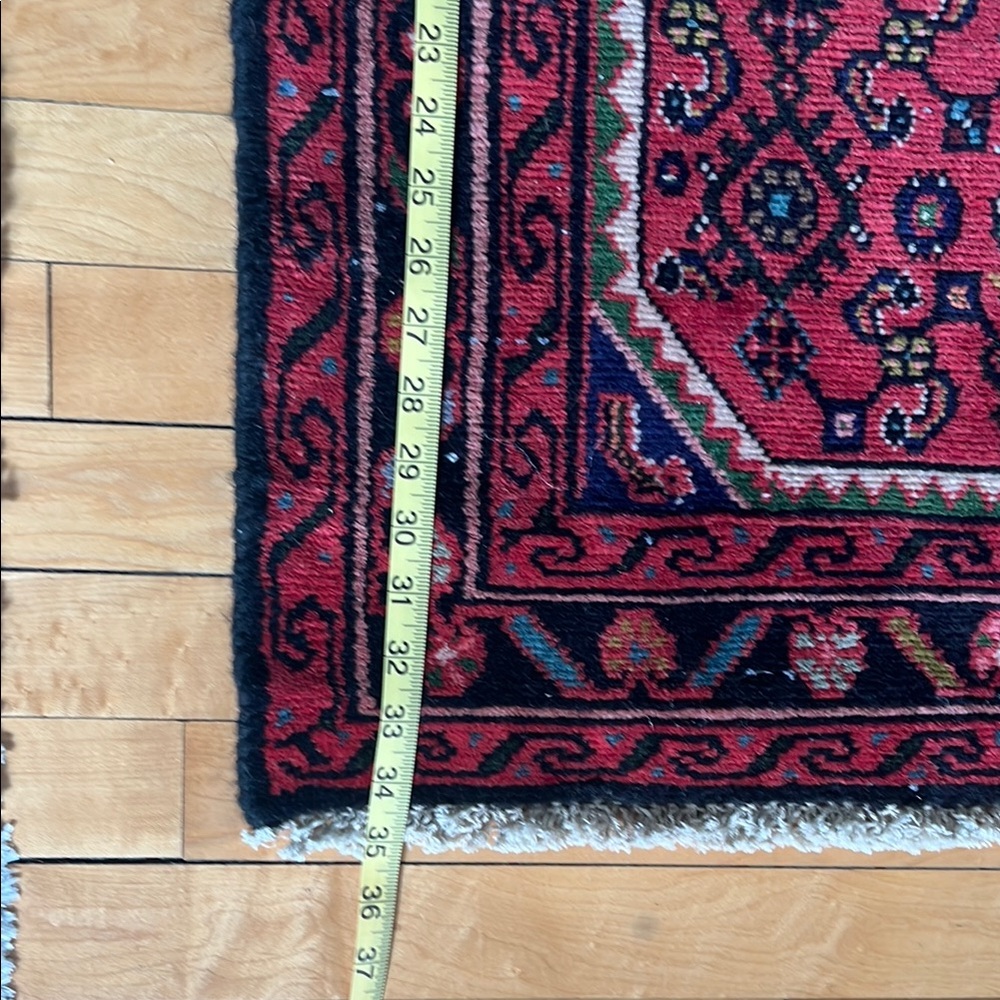 Hand knotted Wool Rug - Picture 3 of 5